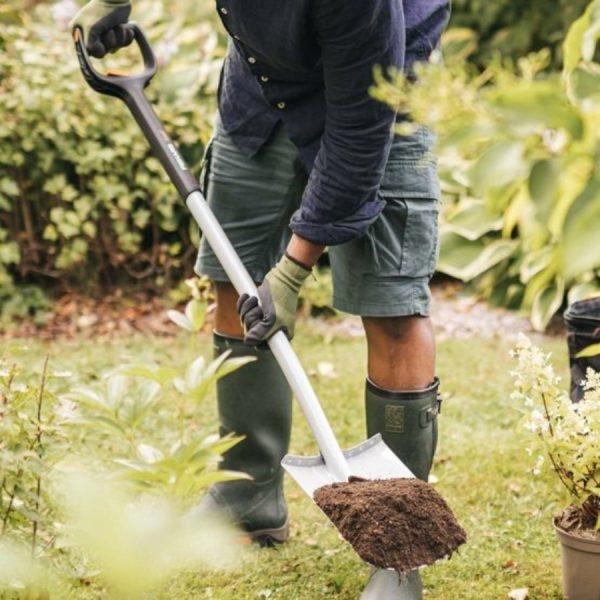 FISKARS Xact teleszkópos lekerekített ásó