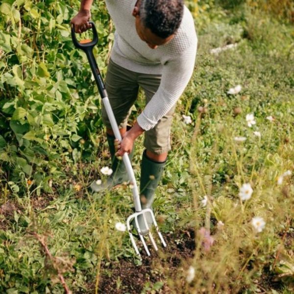 FISKARS Xact Teleszkópos Kerti villa