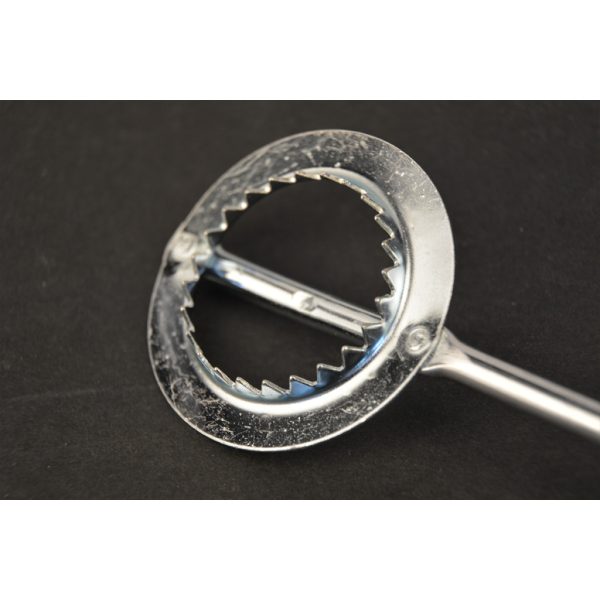 PIKKELYEZŐ KÉS KEREK