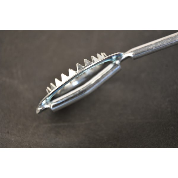 PIKKELYEZŐ KÉS KEREK