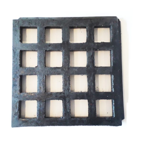 Erős PVC Gyeprács 50 x 50 fekete  - 0,25 m2